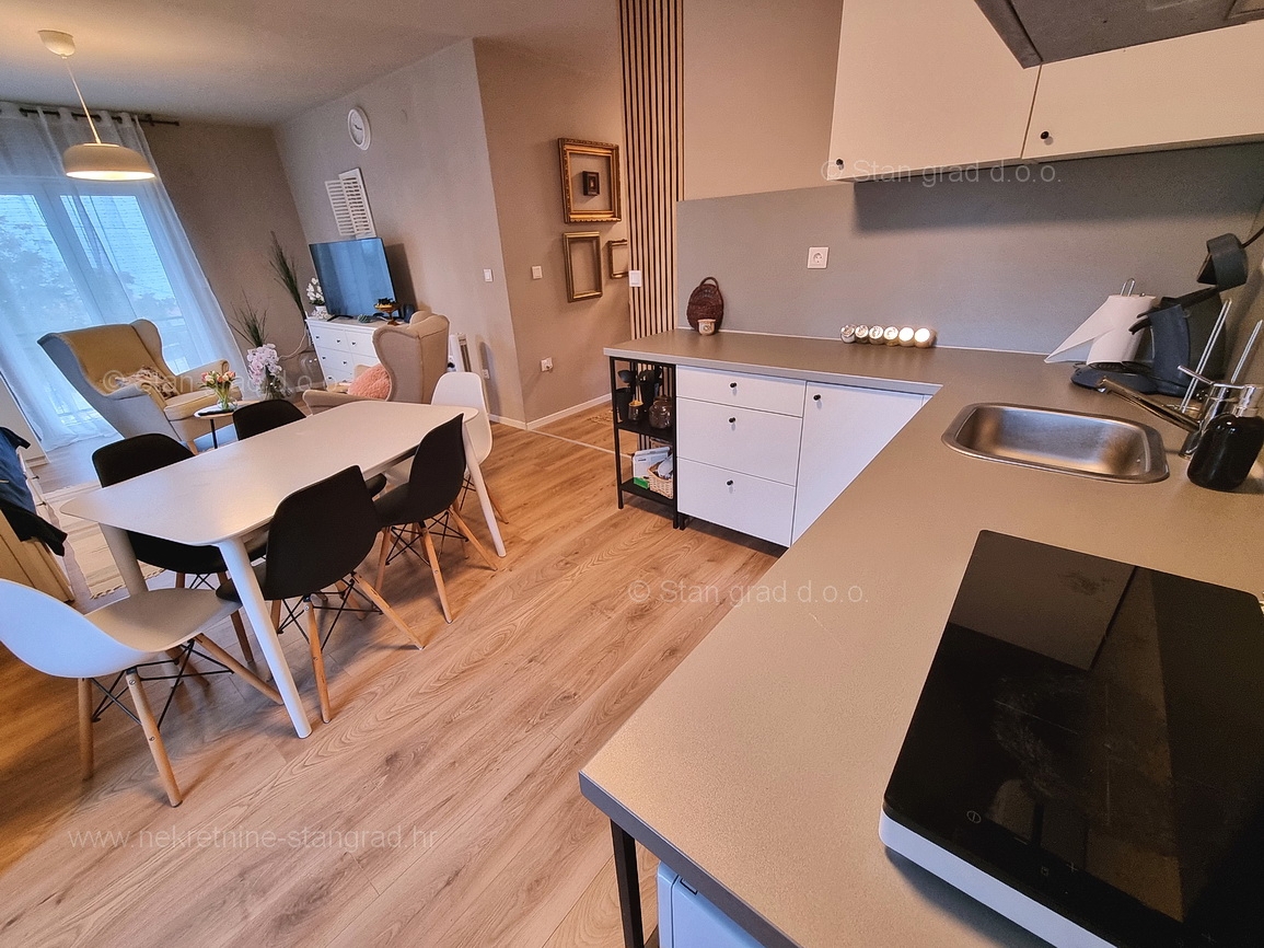Malinska, opremljena samostojna hiša s 3 apartmaji!