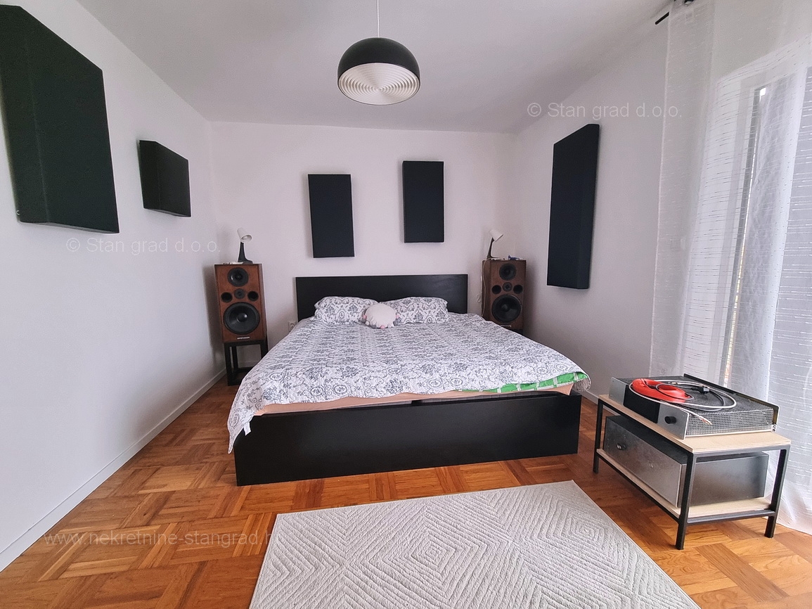 Malinska, opremljena samostojna hiša s 3 apartmaji!