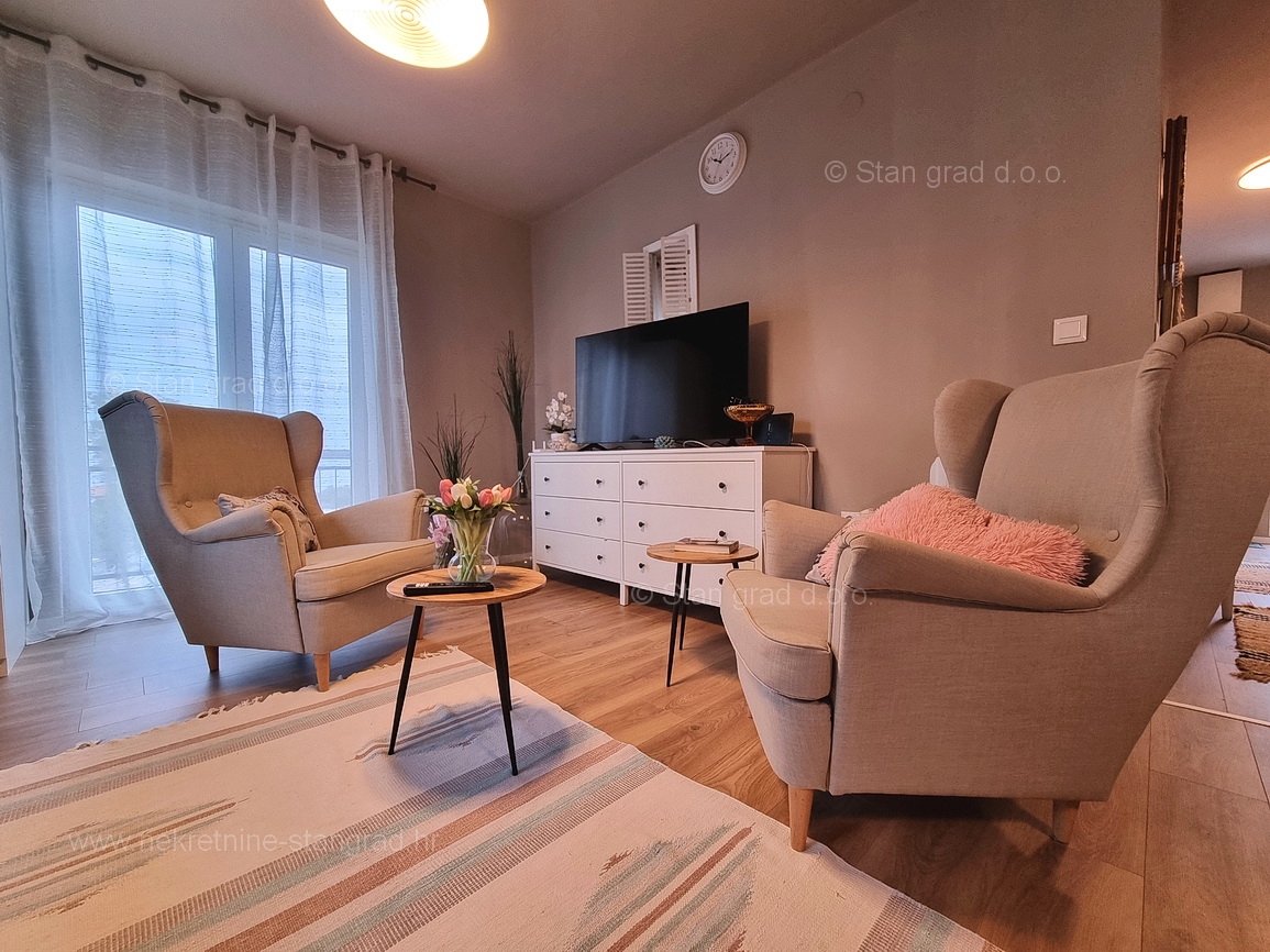 Malinska, opremljena samostojna hiša s 3 apartmaji!