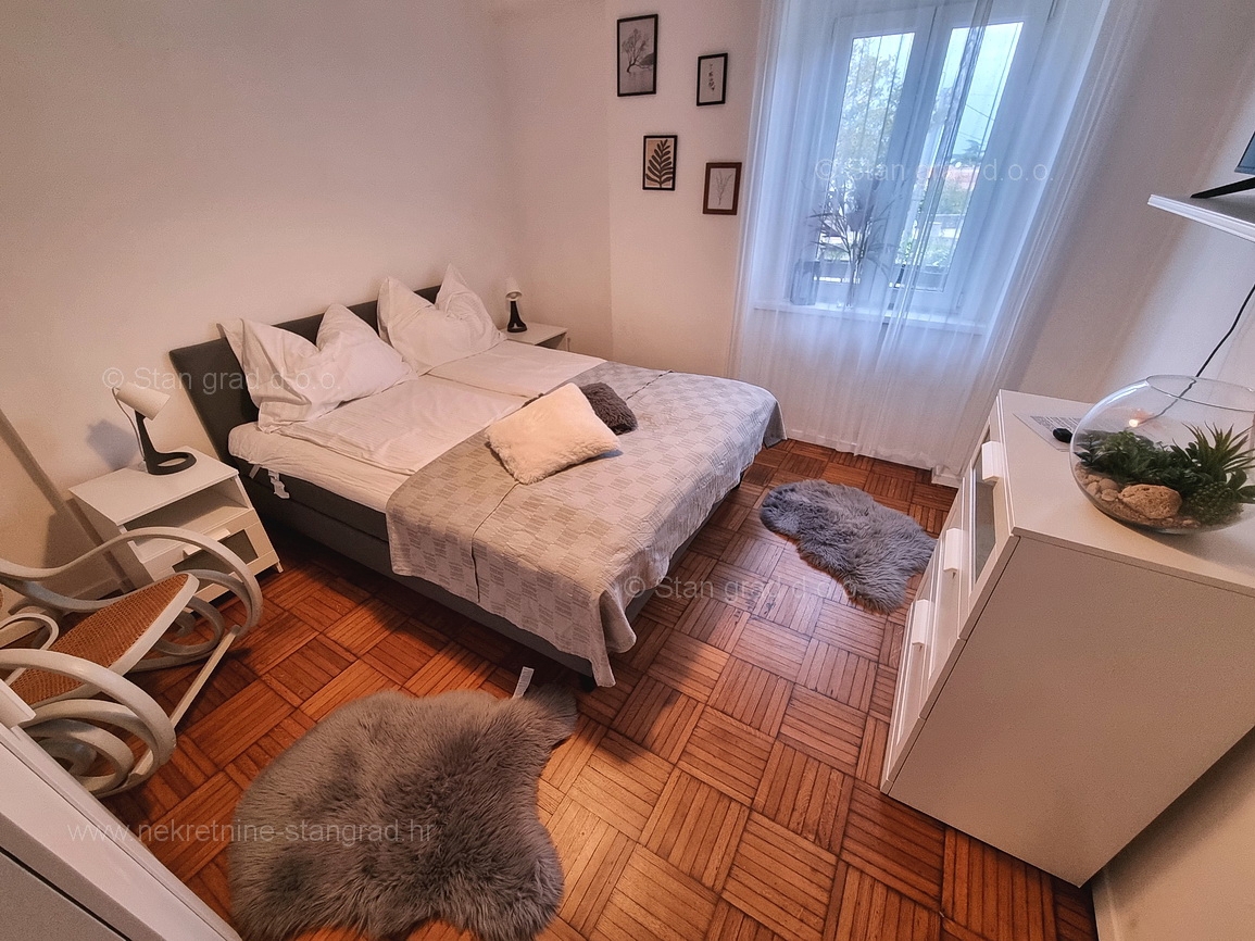 Malinska, opremljena samostojna hiša s 3 apartmaji!