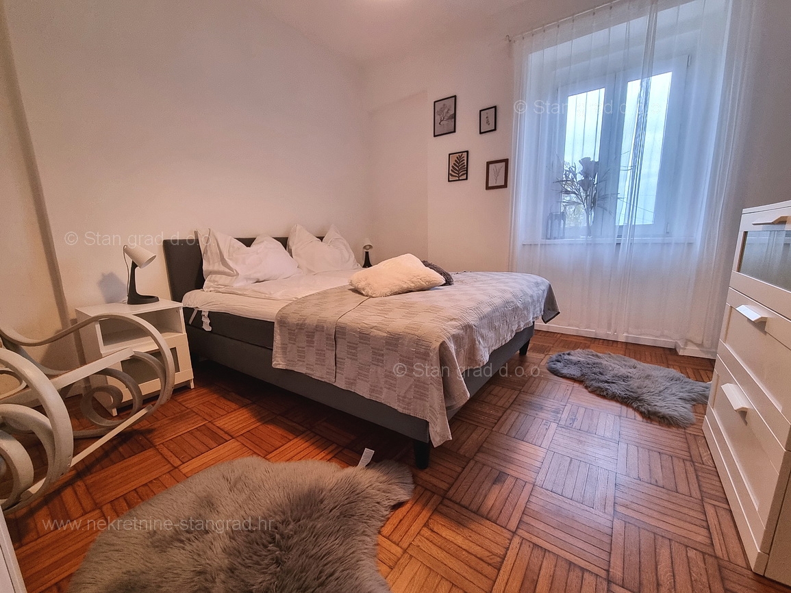 Malinska, opremljena samostojna hiša s 3 apartmaji!