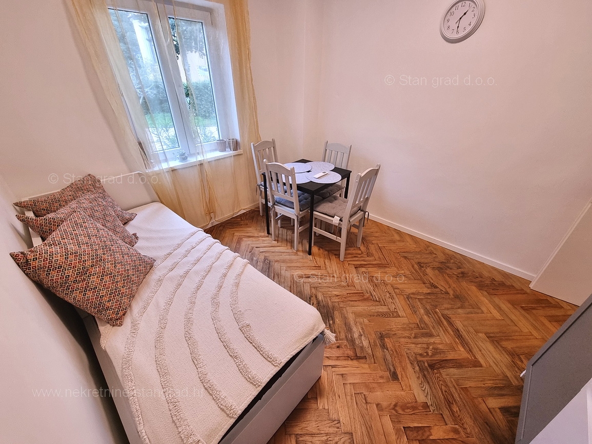 Malinska, opremljena samostojna hiša s 3 apartmaji!
