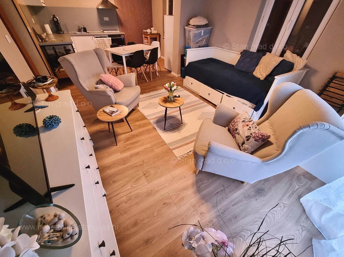 Malinska, opremljena samostojna hiša s 3 apartmaji!