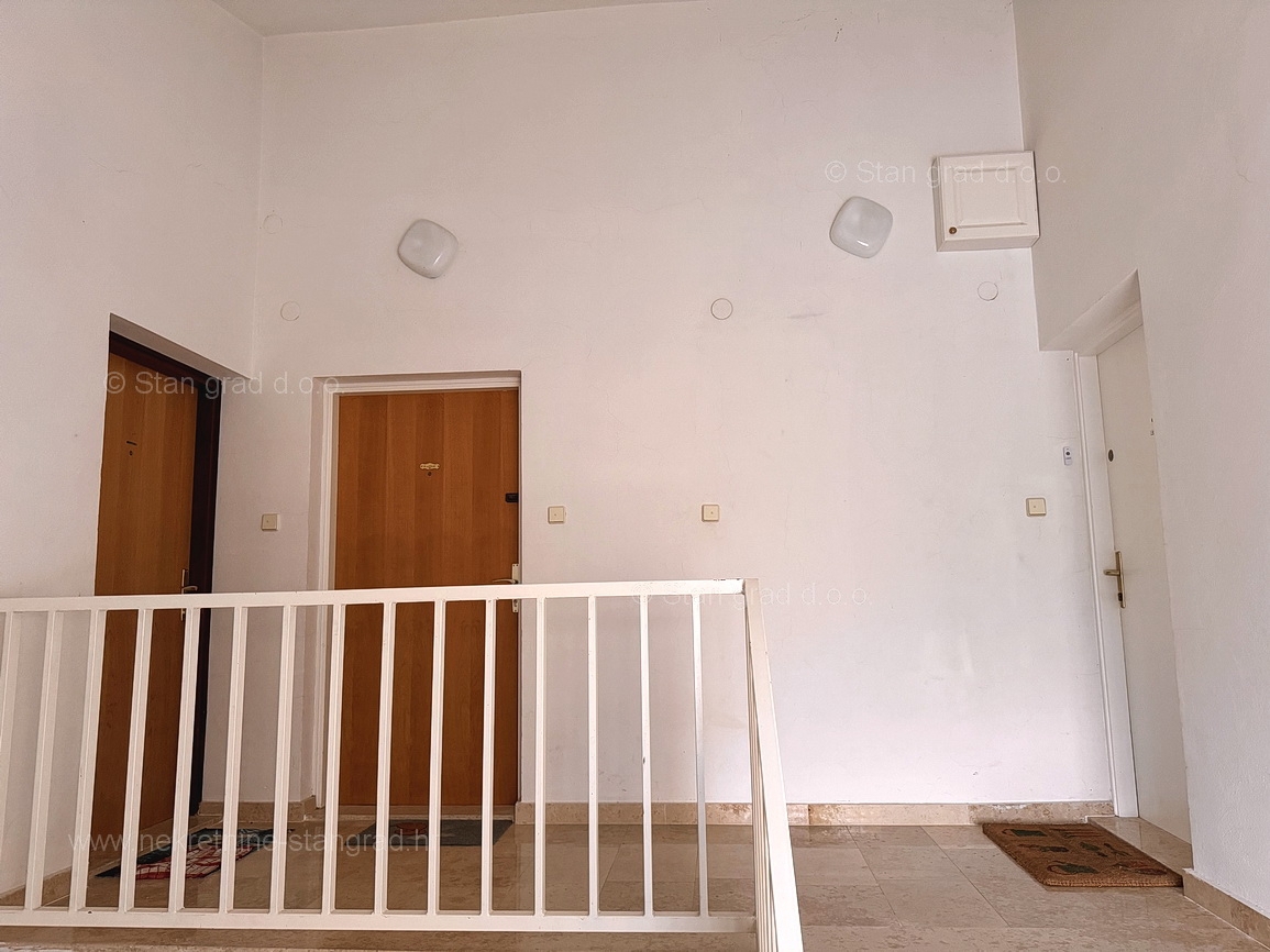 Krk, apartma v visoki mansardi s pogledom na morje!