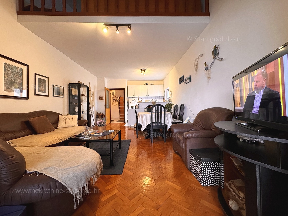Krk, apartma v visoki mansardi s pogledom na morje!