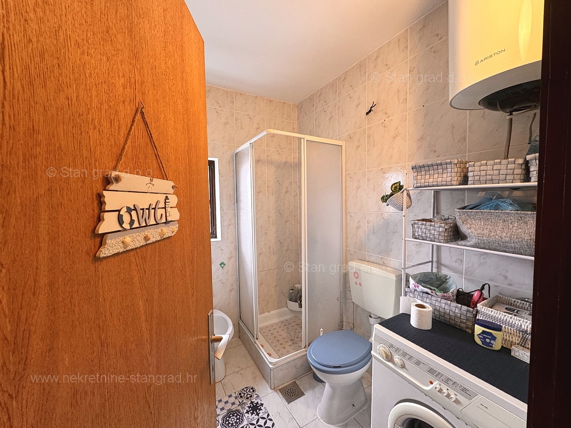 Krk, apartma v visoki mansardi s pogledom na morje!