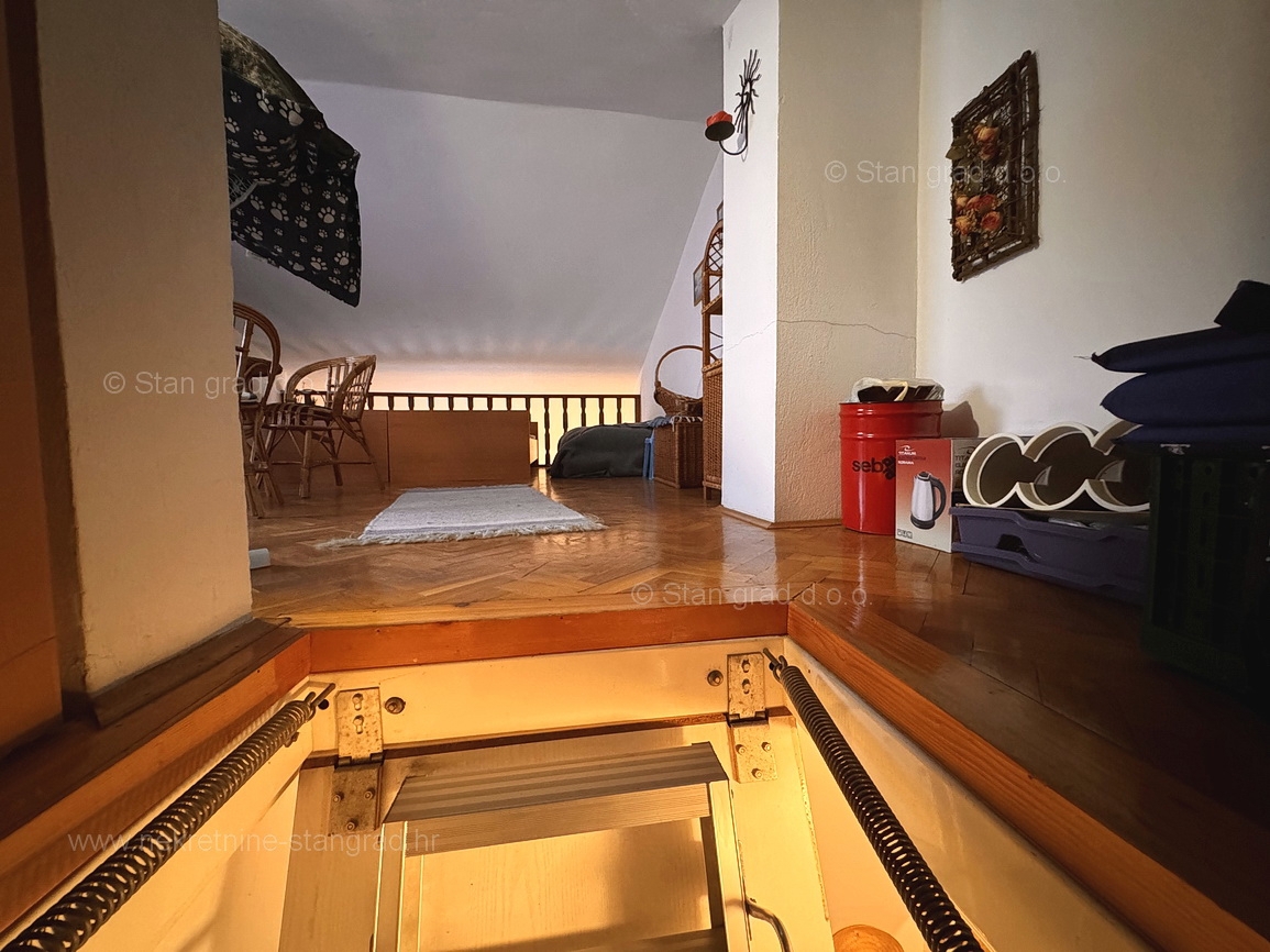 Krk, apartma v visoki mansardi s pogledom na morje!