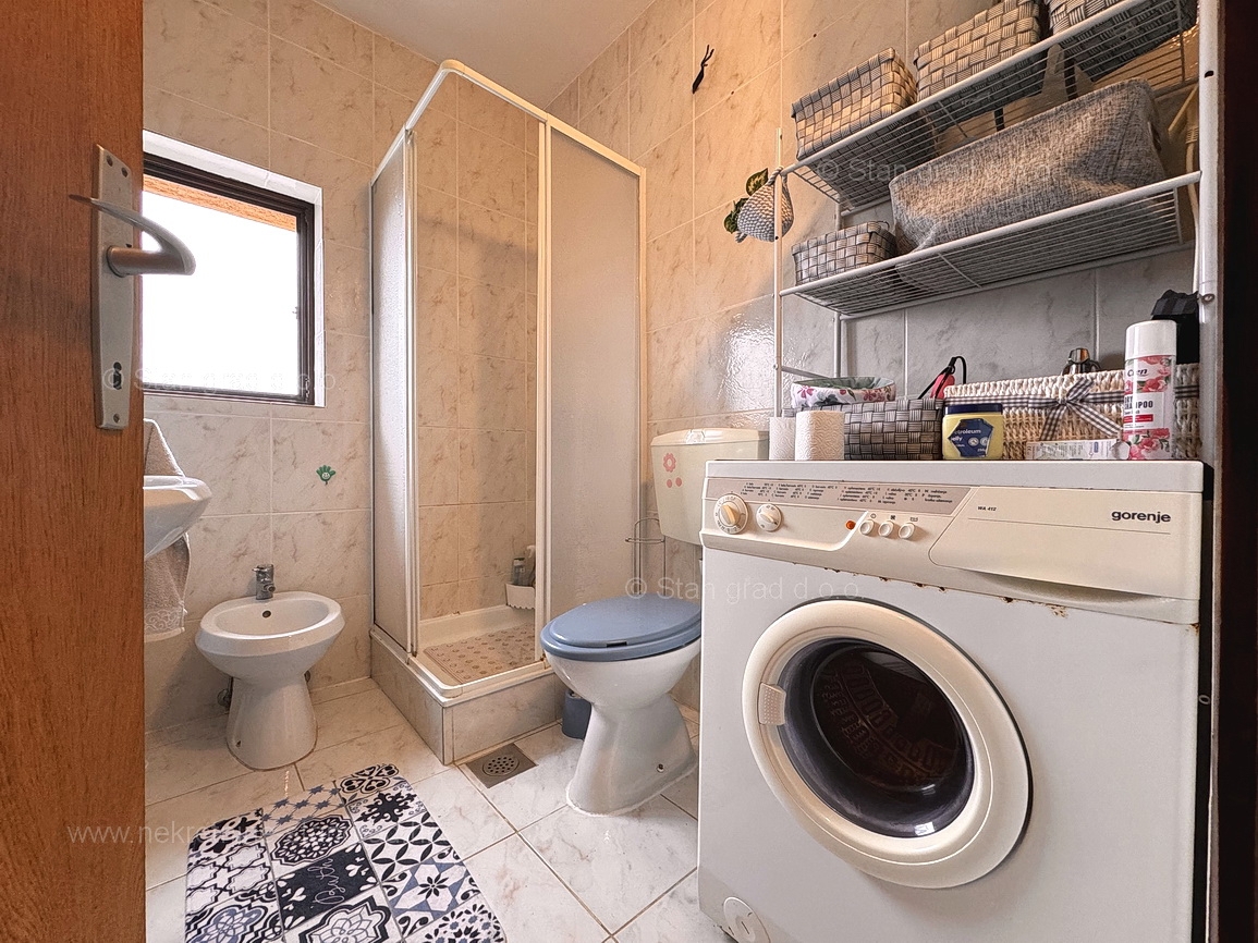 Krk, apartma v visoki mansardi s pogledom na morje!