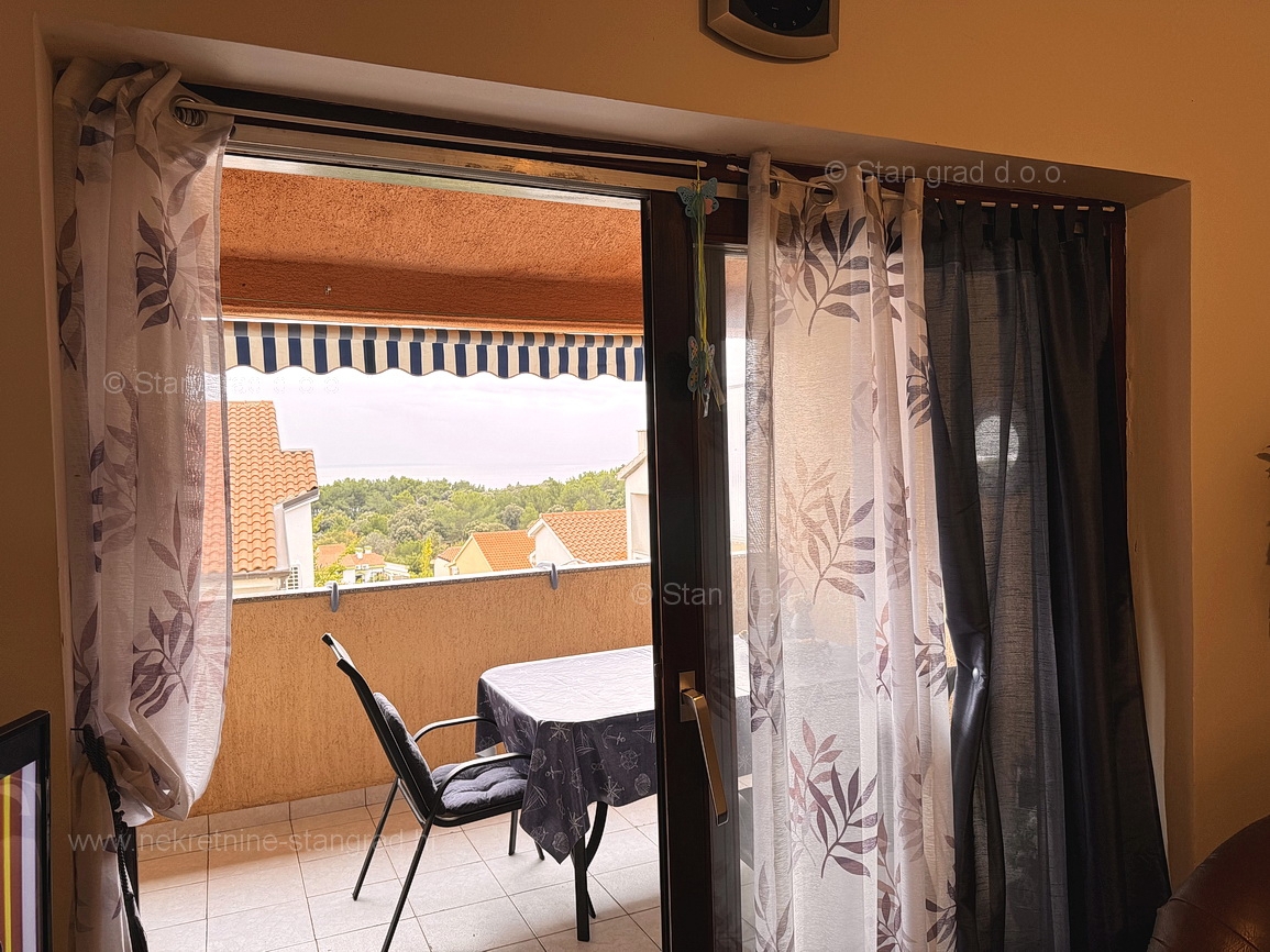 Krk, apartma v visoki mansardi s pogledom na morje!