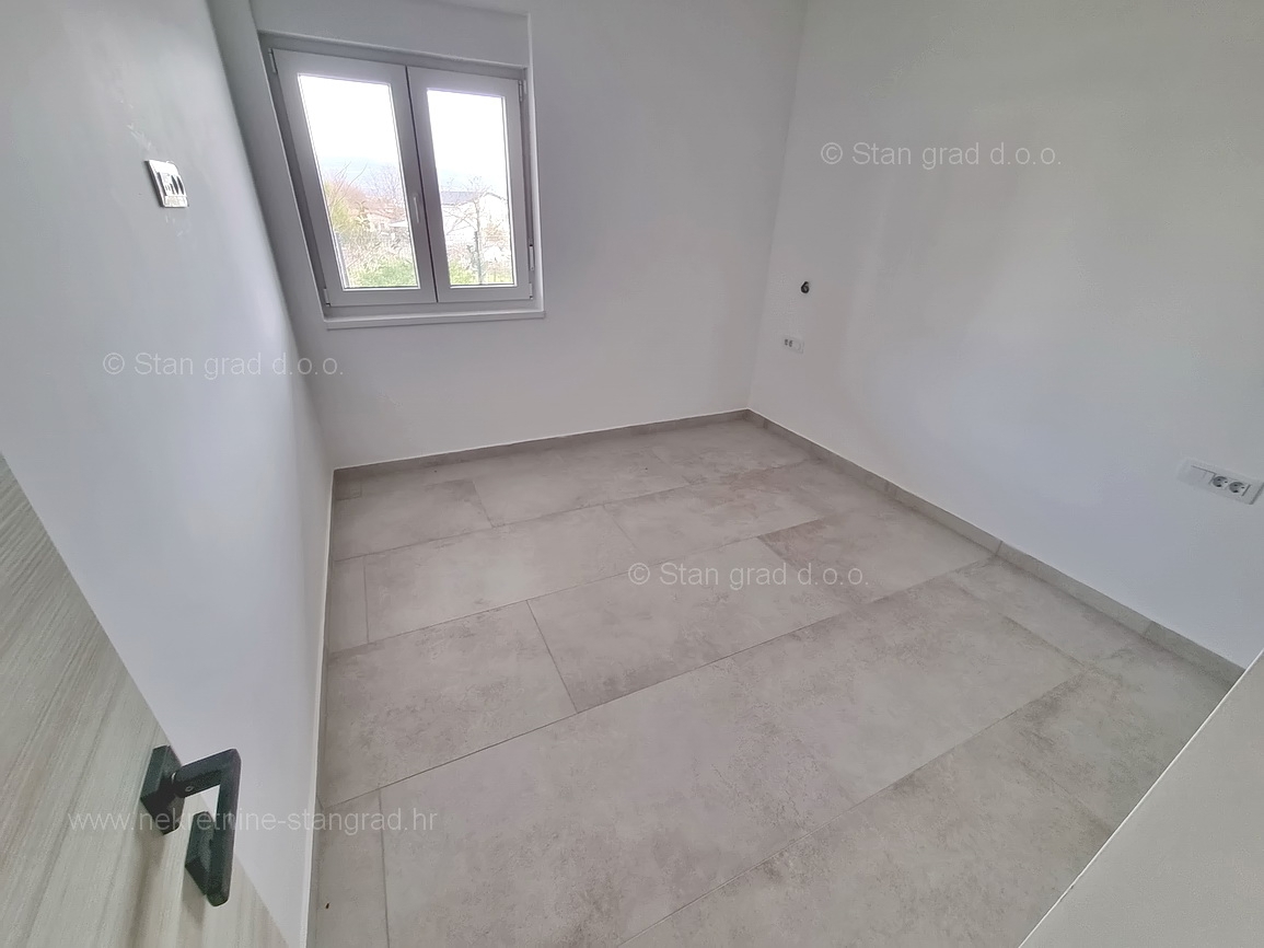 Uvala Soline, novogradnja, pritlični apartma blizu morja!