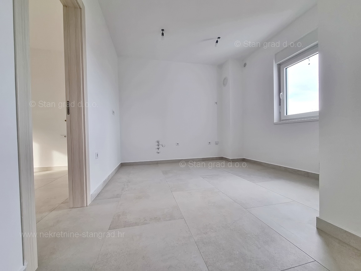 Uvala Soline, novogradnja, pritlični apartma blizu morja!
