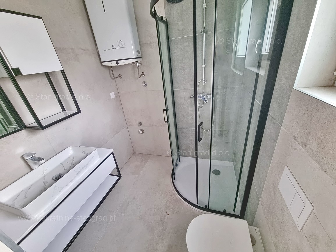 Uvala Soline, novogradnja, pritlični apartma blizu morja!