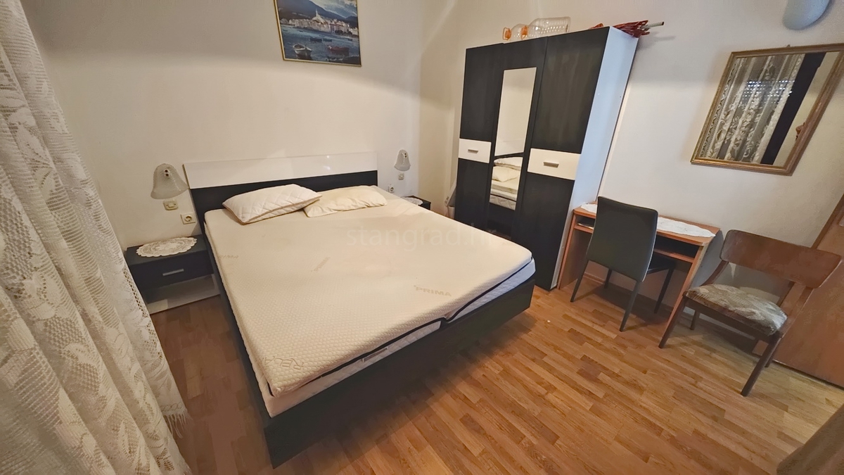 Krk, dvojček na odlični lokaciji v bližini morja!