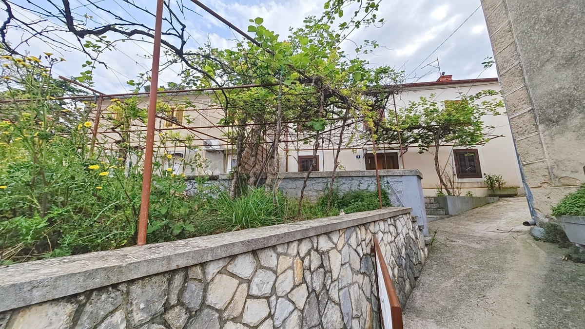 Malinska, dvojček na izjemni lokaciji blizu morja!