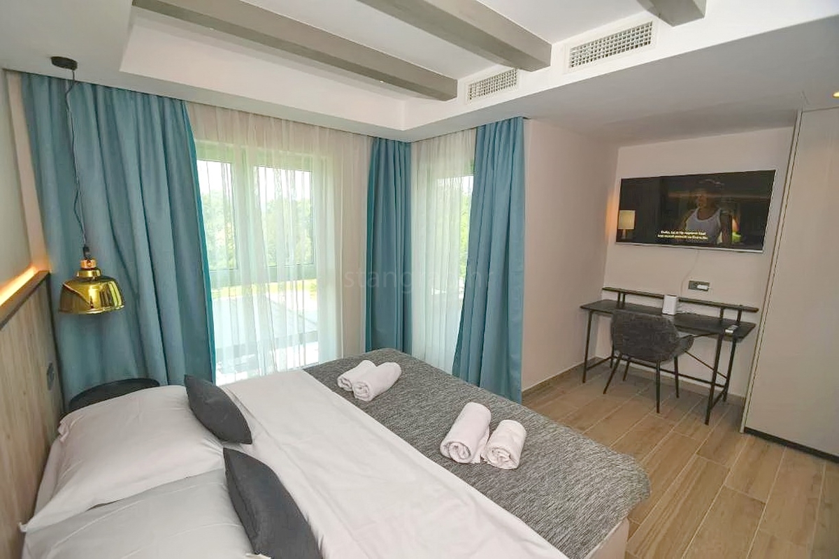 Krk, okolica, mediteranska vila s prostornim vrtom!