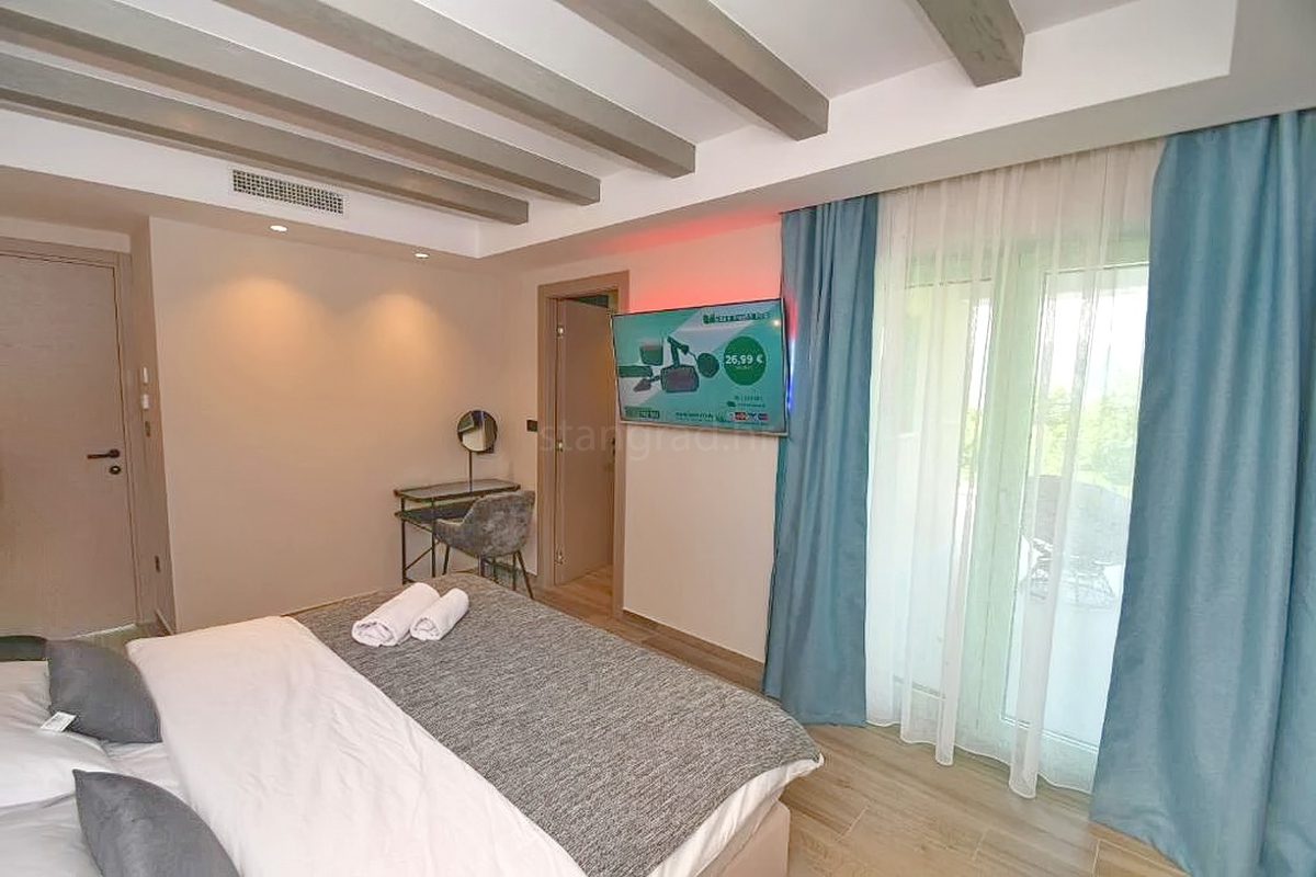 Krk, okolica, mediteranska vila s prostornim vrtom!