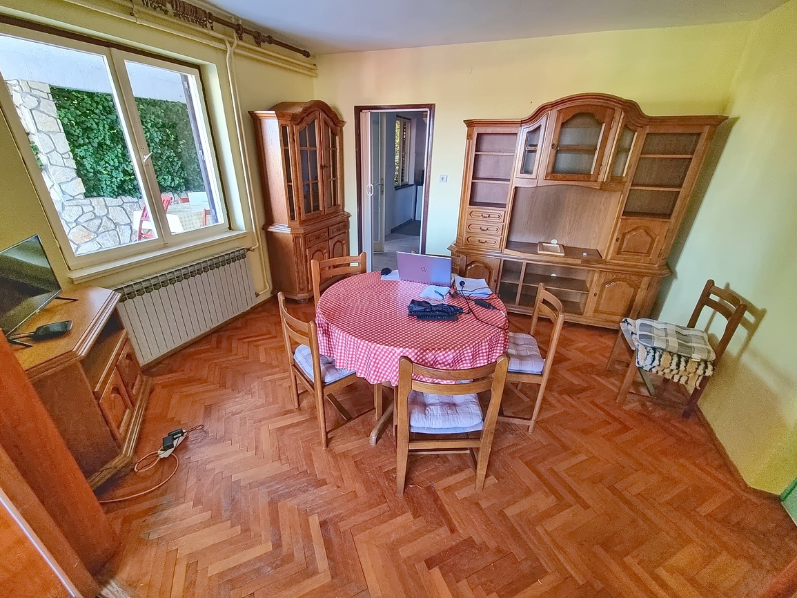Šilo, hiša s 3 apartmaji in čudovitim pogledom na morje!