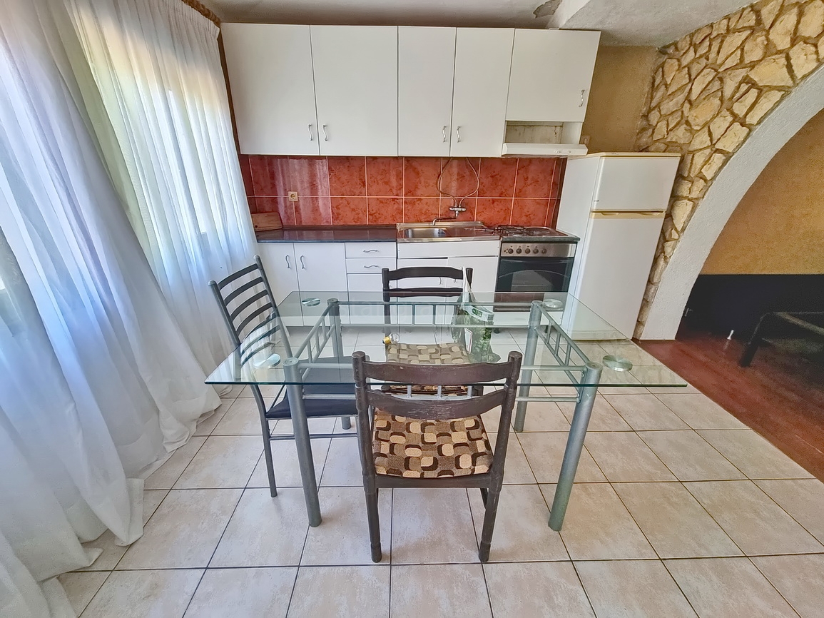 Šilo, hiša s 3 apartmaji in čudovitim pogledom na morje!