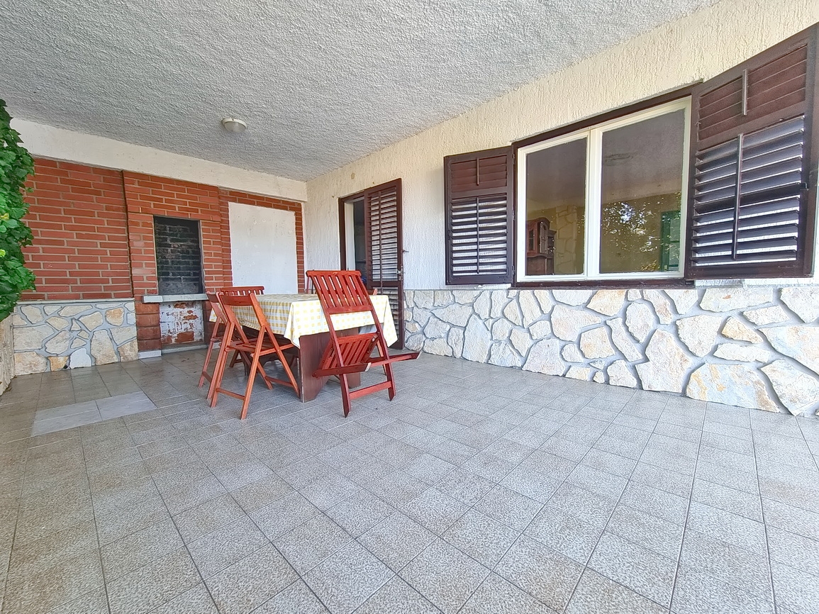 Šilo, hiša s 3 apartmaji in čudovitim pogledom na morje!
