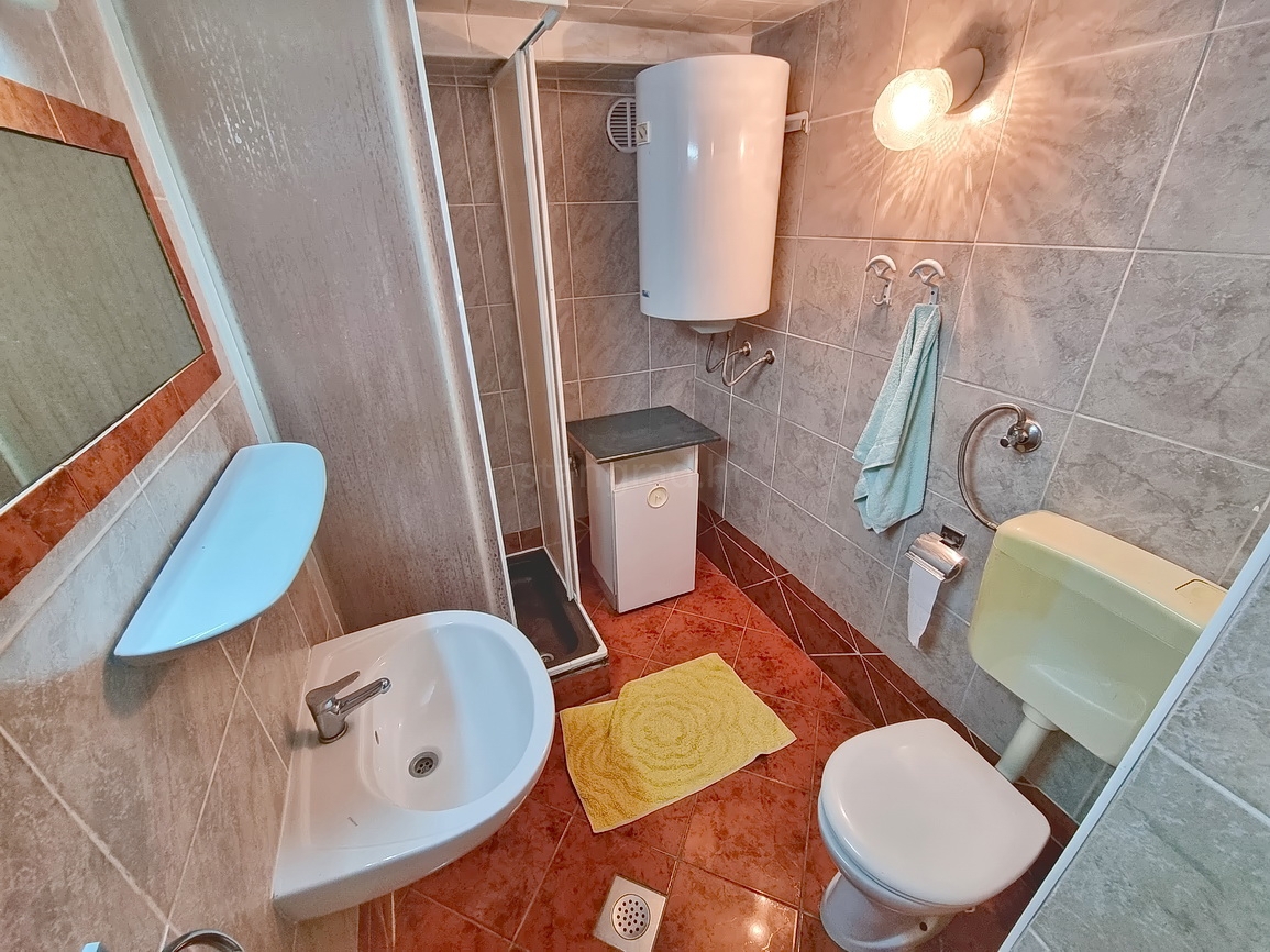 Šilo, hiša s 3 apartmaji in čudovitim pogledom na morje!