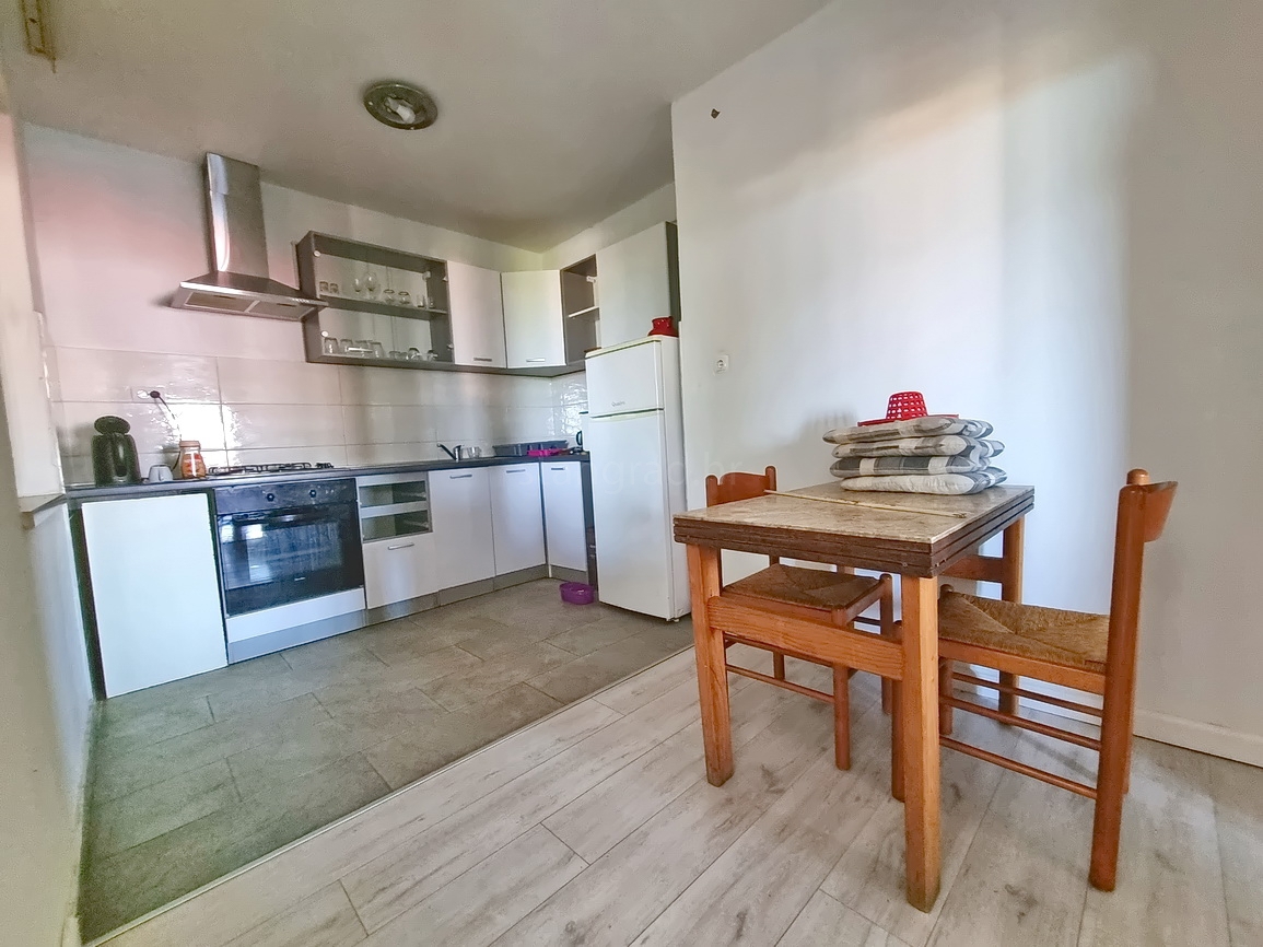 Šilo, hiša s 3 apartmaji in čudovitim pogledom na morje!