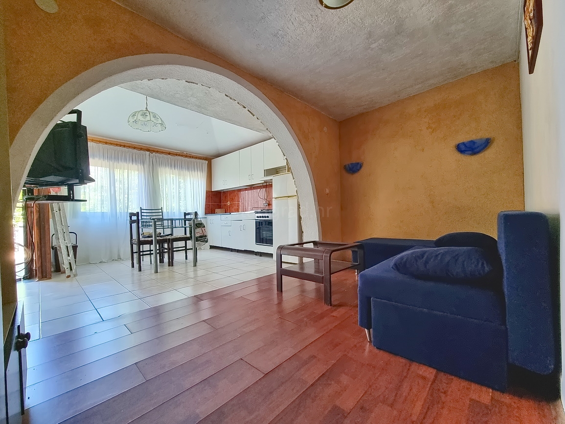 Šilo, hiša s 3 apartmaji in čudovitim pogledom na morje!