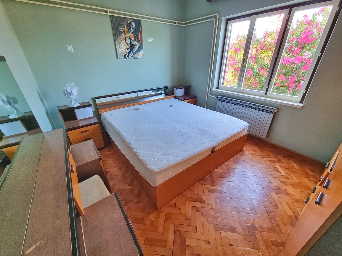 Šilo, hiša s 3 apartmaji in čudovitim pogledom na morje!