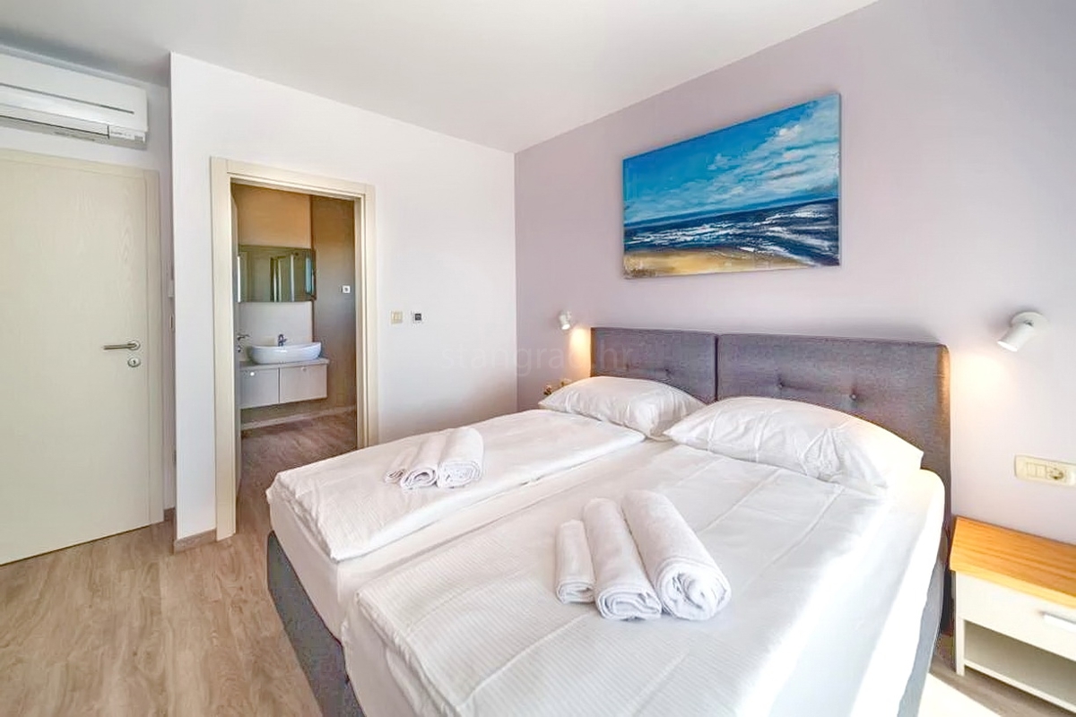 Malinska, luksuzna mediteranska vila z bazenom in pogledom na morje!