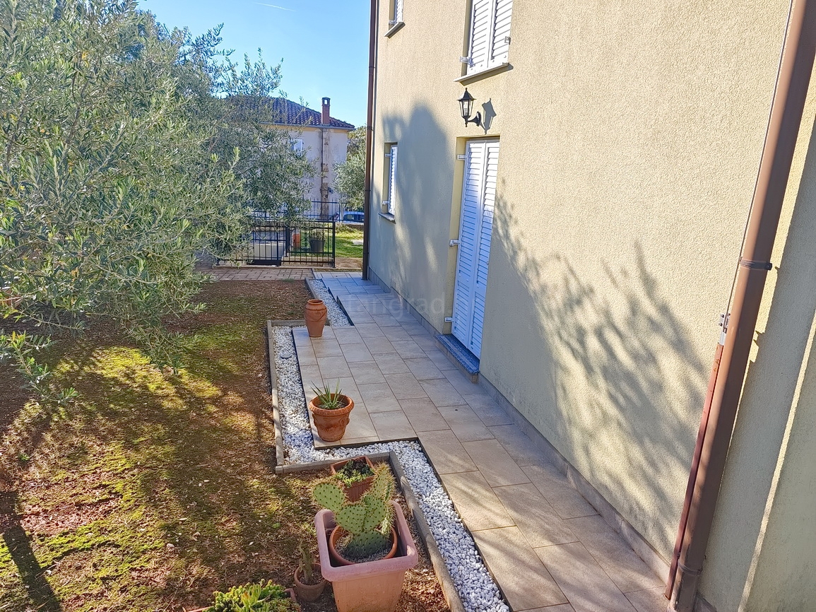 Malinska, samostojna hiša z več apartmaji na mirni lokaciji!