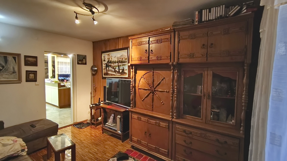 Crikvenica, trisobno stanovanje z dvema terasama in vrtom!