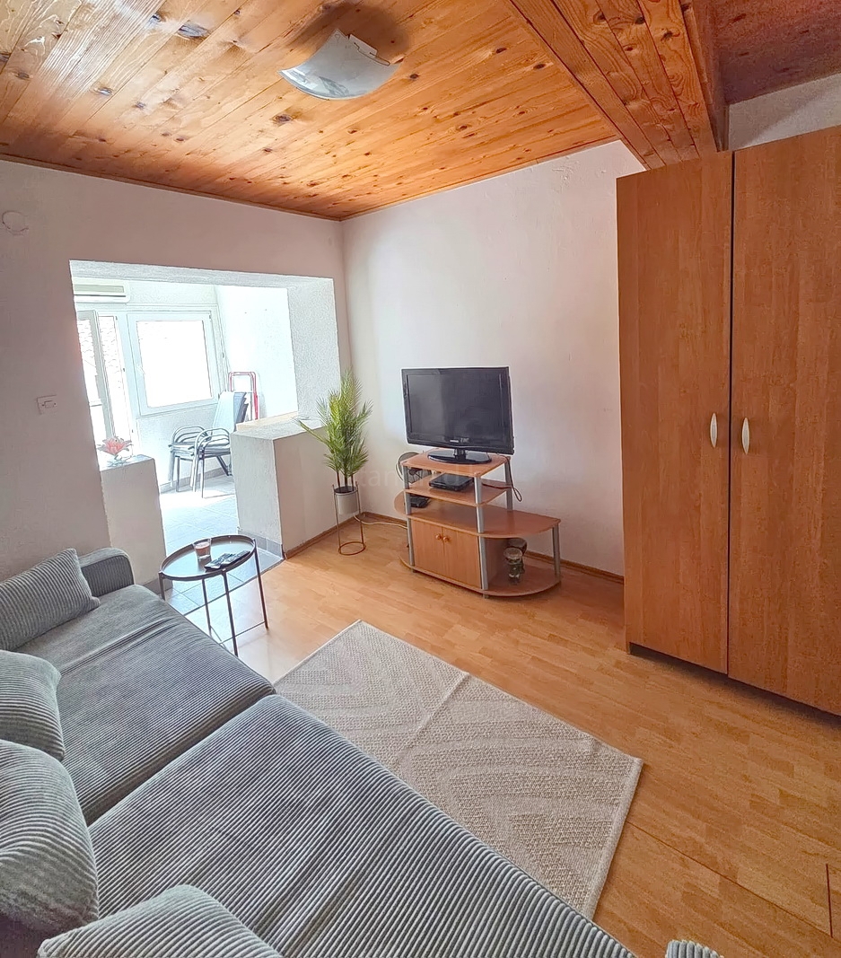 Crikvenica, enosobno stanovanje v pritličju v bližini morja!