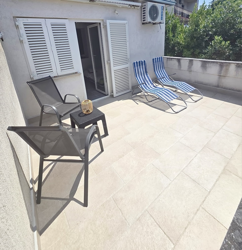 Crikvenica, enosobno stanovanje v pritličju v bližini morja!