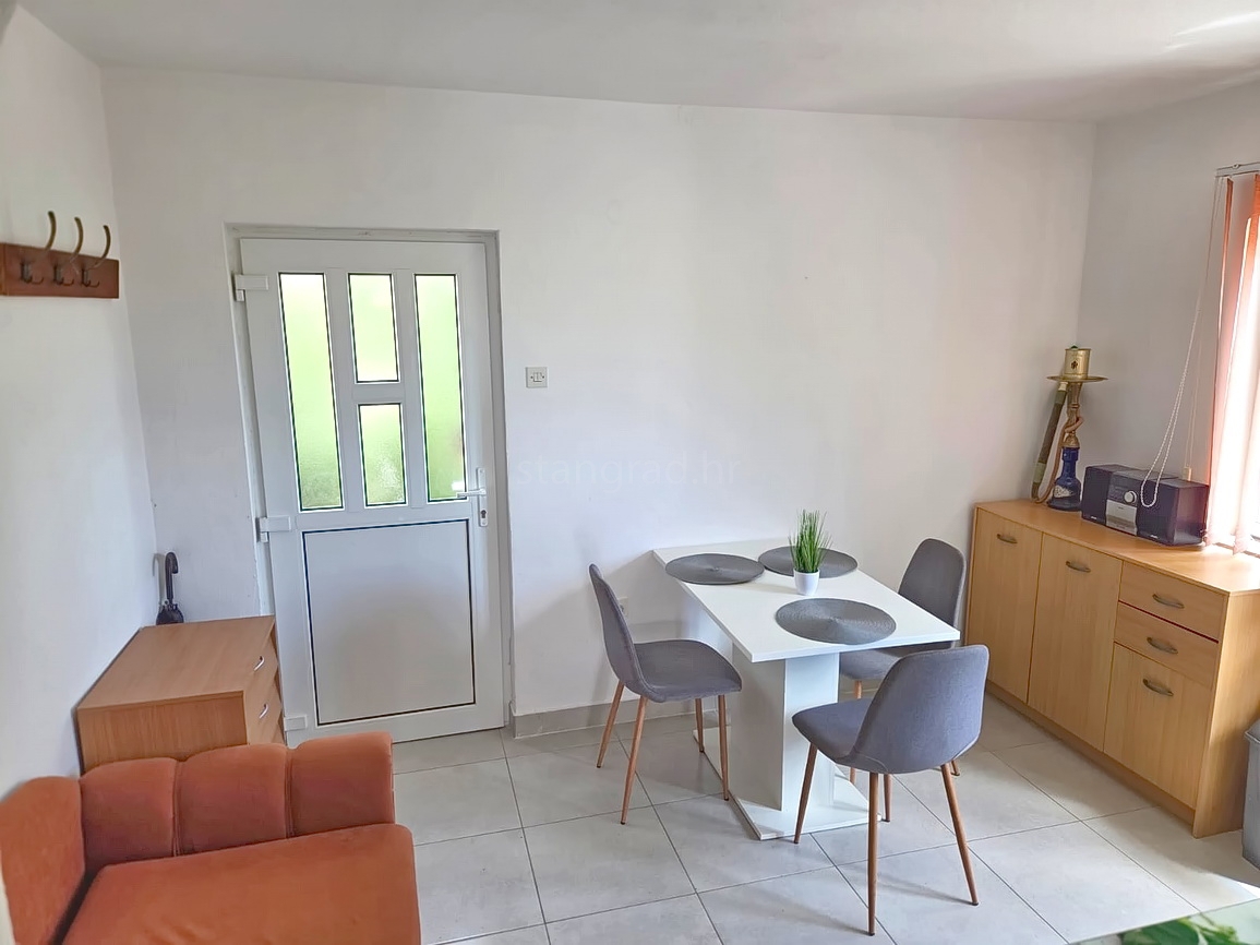 Crikvenica, enosobno stanovanje v pritličju v bližini morja!