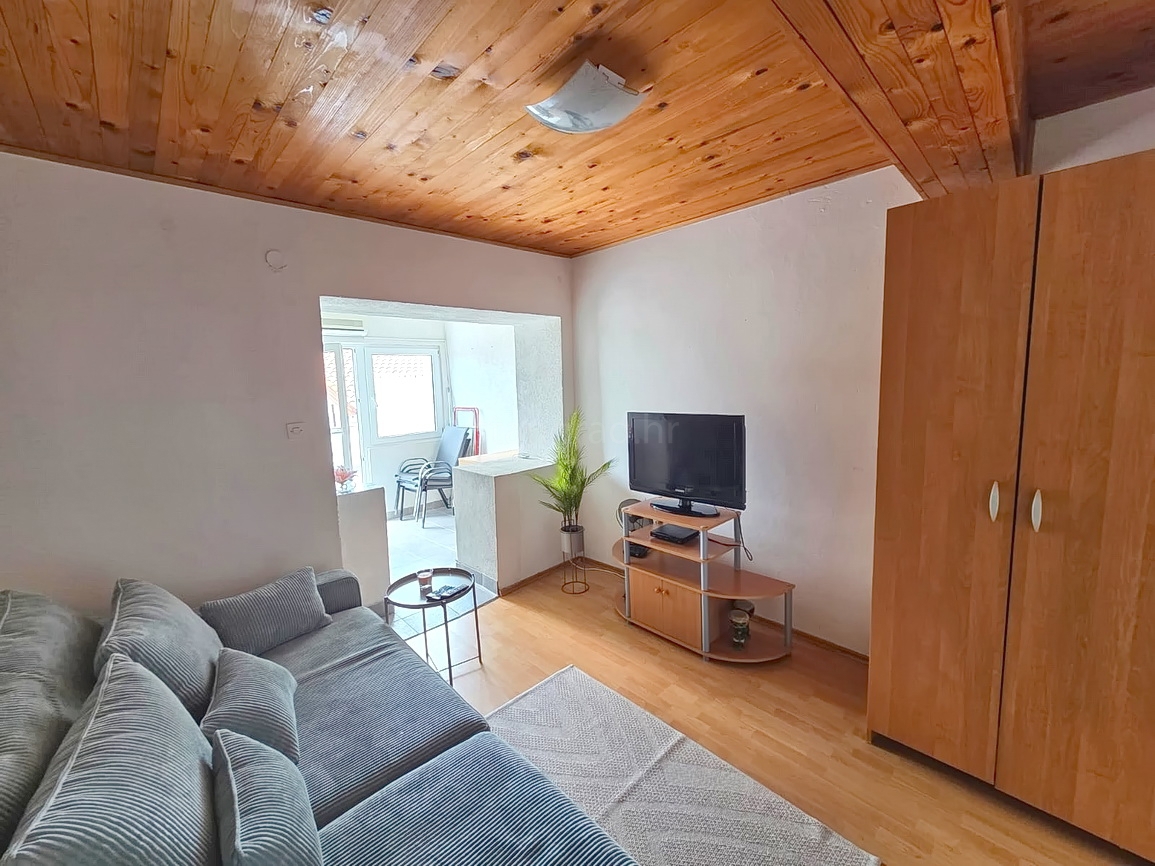 Crikvenica, enosobno stanovanje v pritličju v bližini morja!