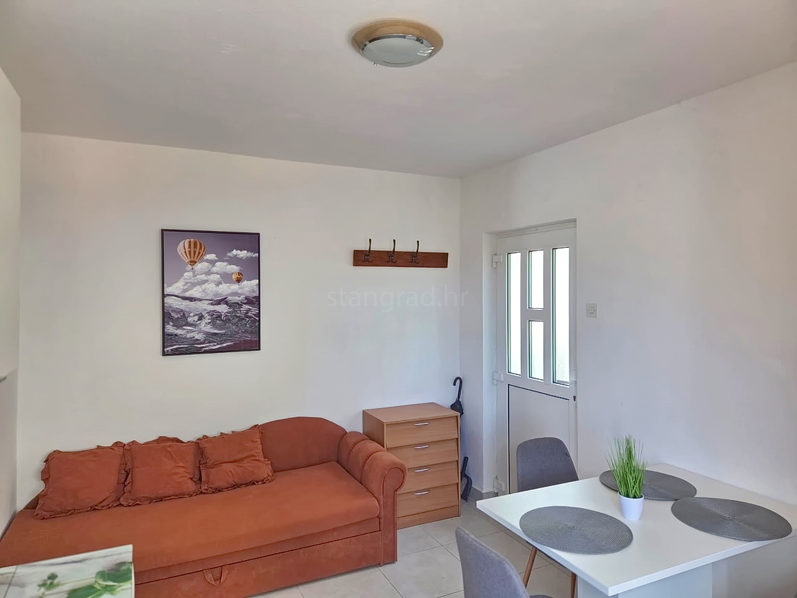 Crikvenica, enosobno stanovanje v pritličju v bližini morja!