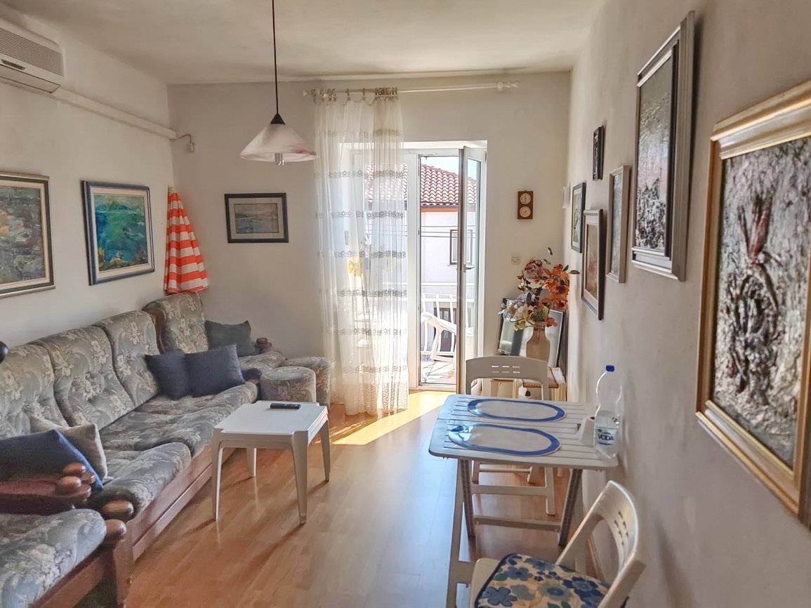 Crikvenica, enosobno stanovanje v 1. nadstropju blizu morja!