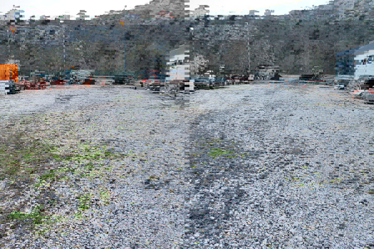 Gradbeno zemljišče v bližini morja in mestnega središča, Novi Vinodolski