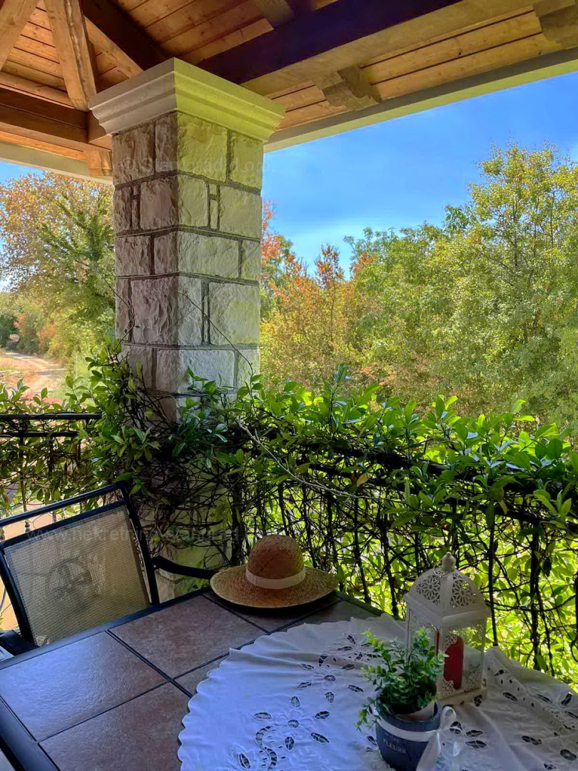 Malinska, lep dvoetažni apartma kvalitetne gradnje na mirni lokaciji