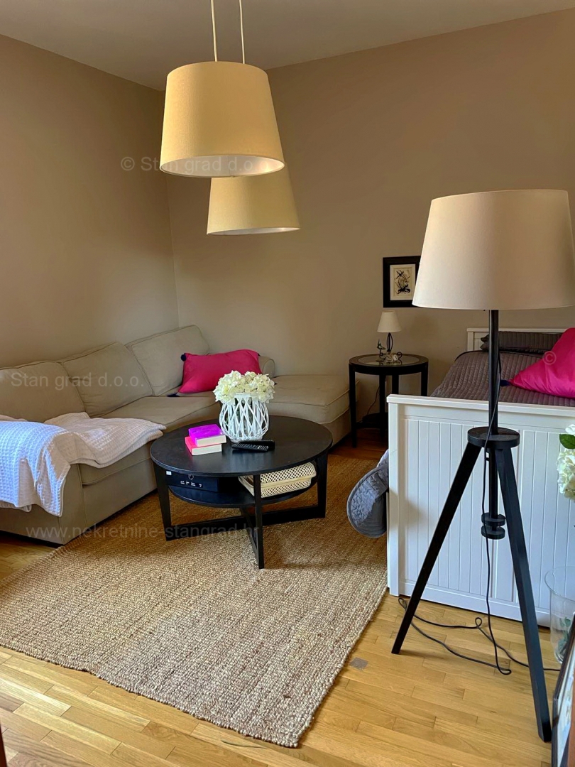 Malinska, lep dvoetažni apartma kvalitetne gradnje na mirni lokaciji