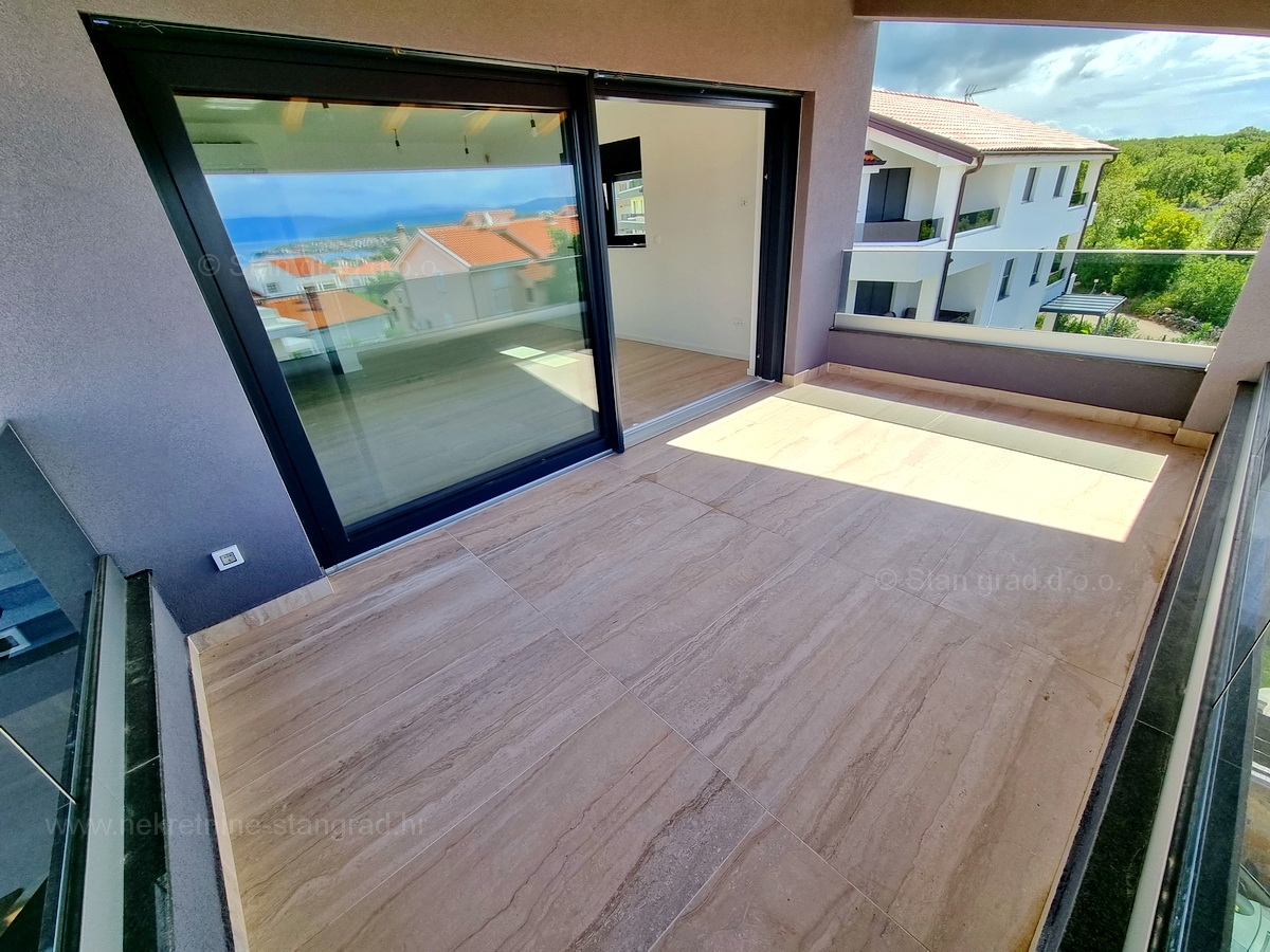 Malinska, nov apartma v 2. nadstropju s pogledom na morje, PRODAJA!