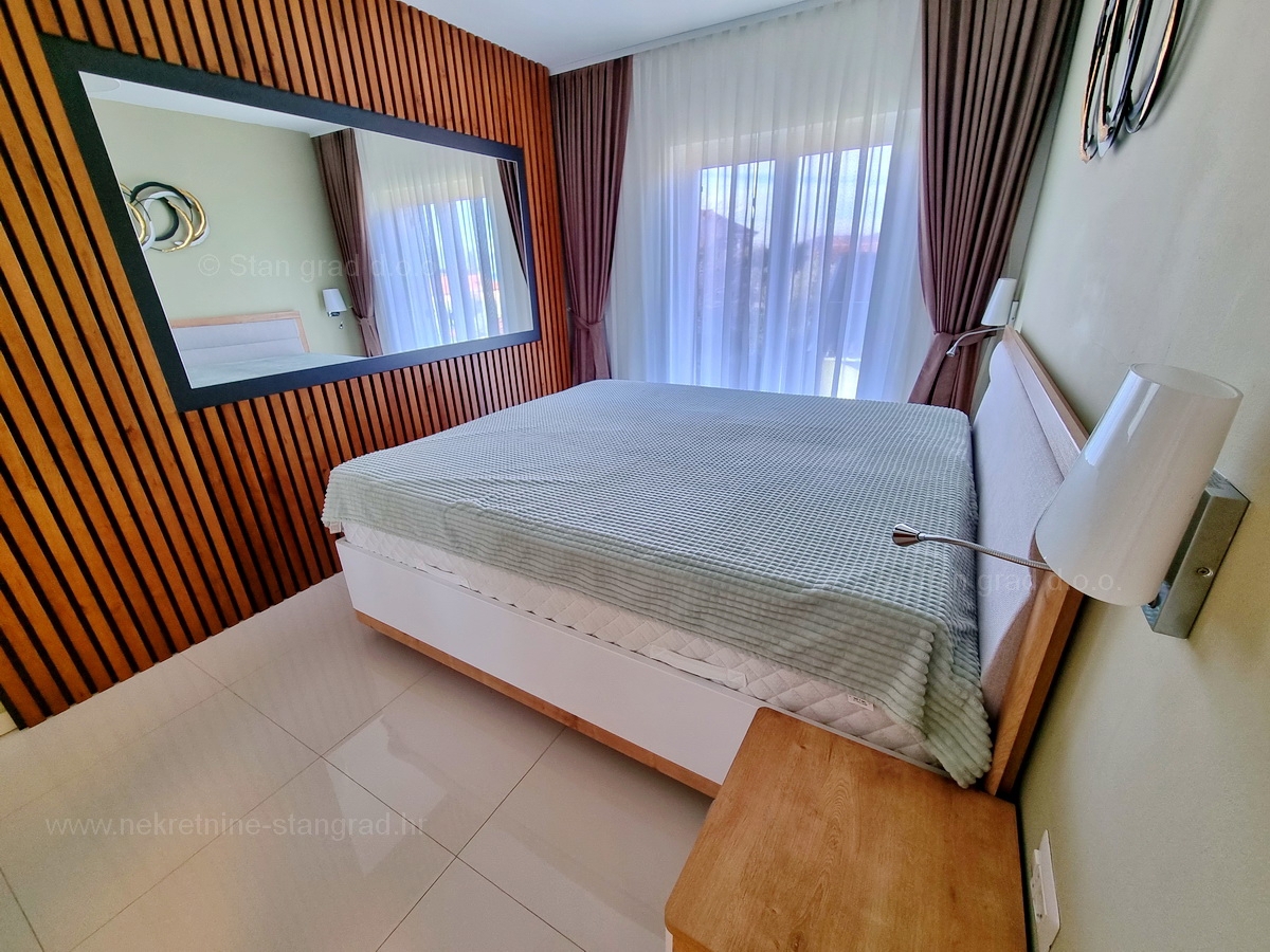 Malinska, lepo opremljen apartma tik ob morju, prodamo!