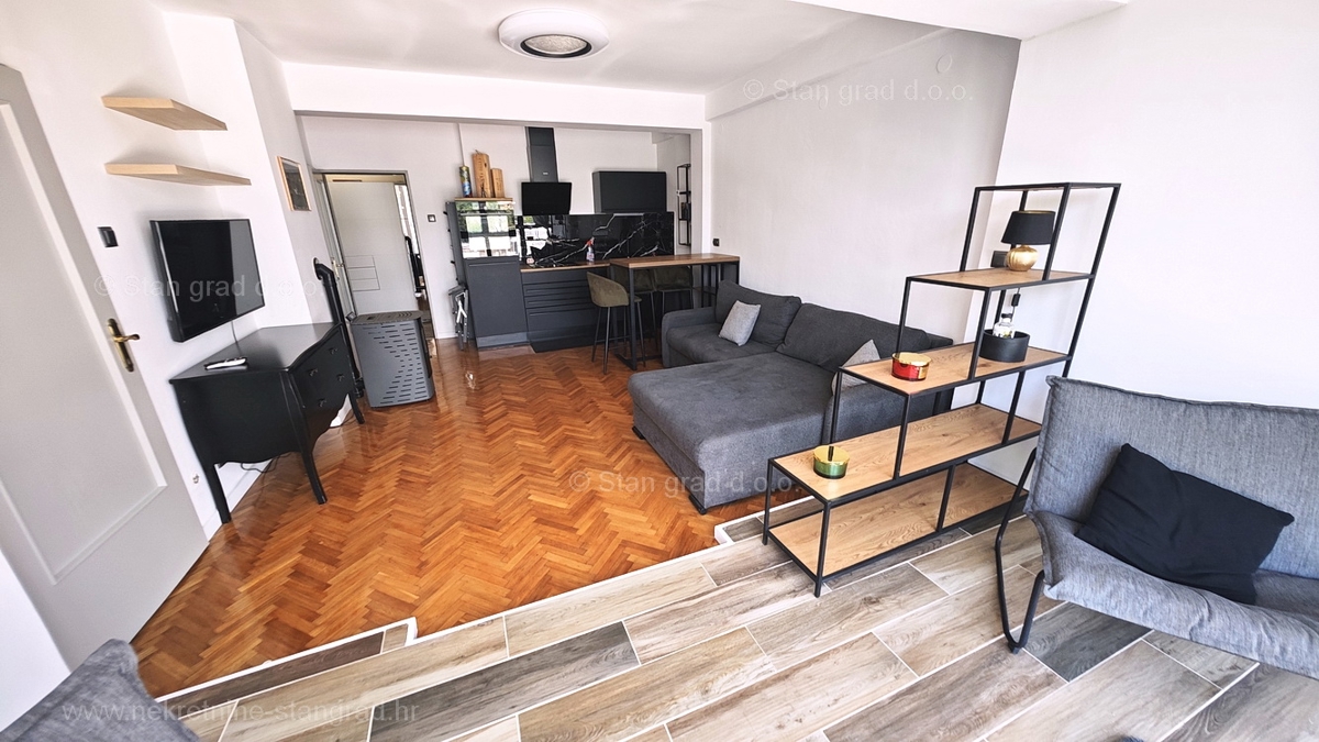 Crikvenica center, na novo prenovljeno stanovanje na odlični lokaciji!