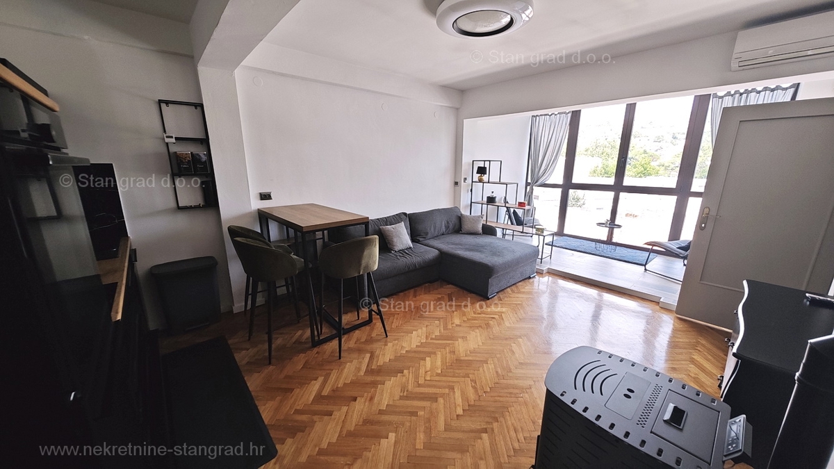 Crikvenica center, na novo prenovljeno stanovanje na odlični lokaciji!