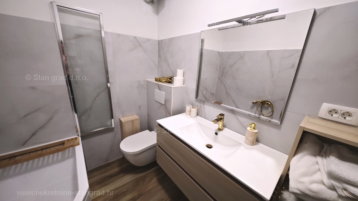 Crikvenica center, na novo prenovljeno stanovanje na odlični lokaciji!