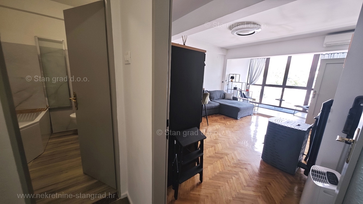 Crikvenica center, na novo prenovljeno stanovanje na odlični lokaciji!