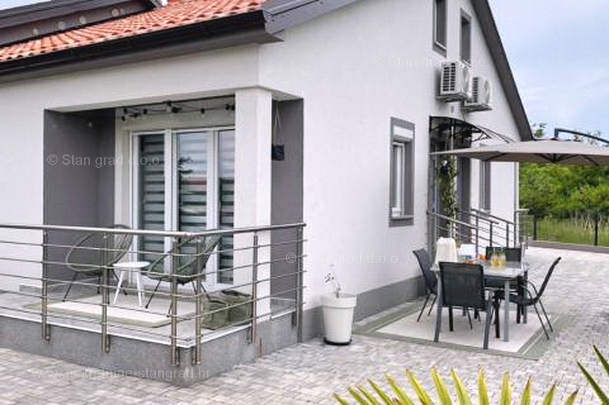 Krk, dvoetažni apartma v novogradnji!