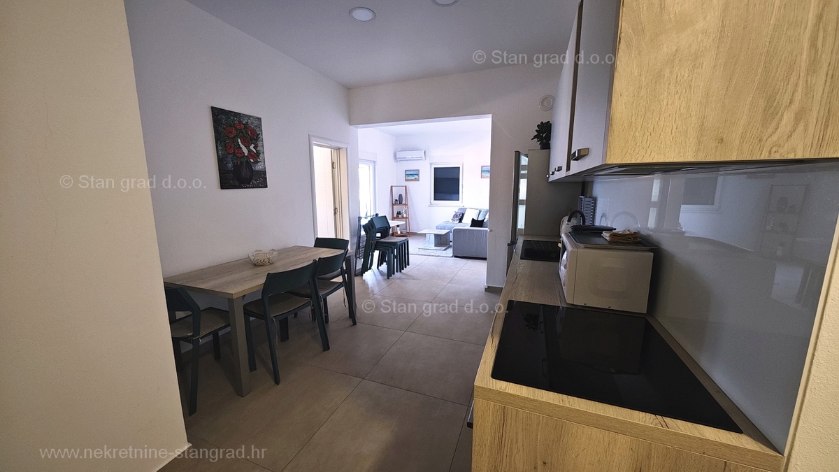 Uvala Soline, apartma v 2. nadstropju s pogledom na morje!