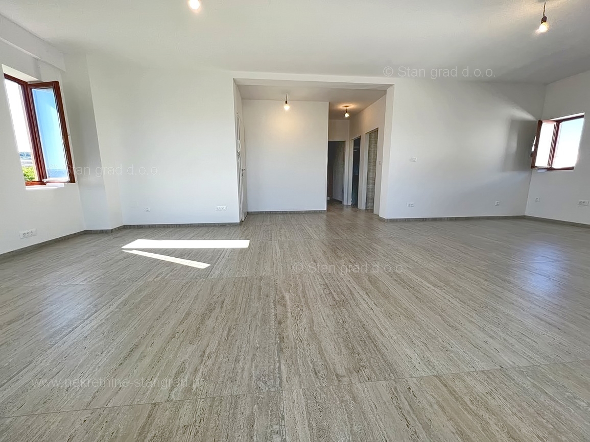 Krk, penthouse v neposredni bližini morja s panoramskim pogledom!