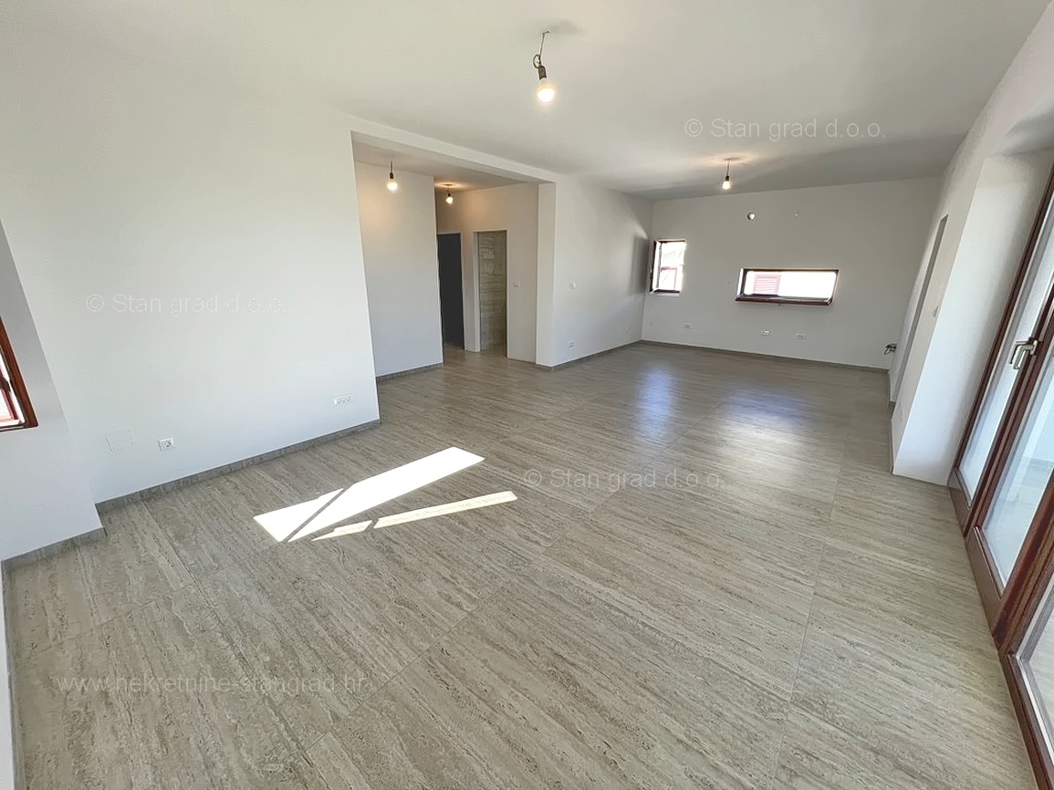 Krk, penthouse v neposredni bližini morja s panoramskim pogledom!
