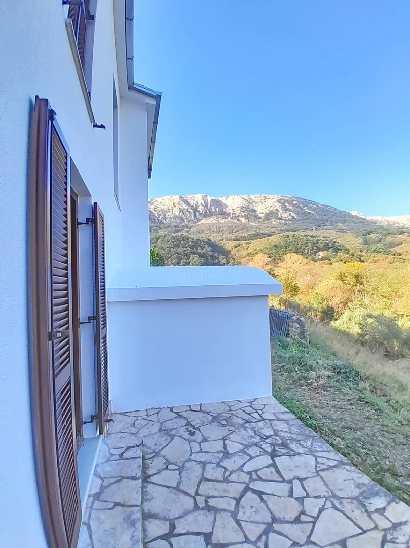 Baška, udobno stanovanje na mirni lokaciji!